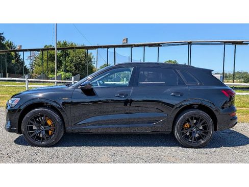 Used 2023 Audi e-tron Chronos image 4