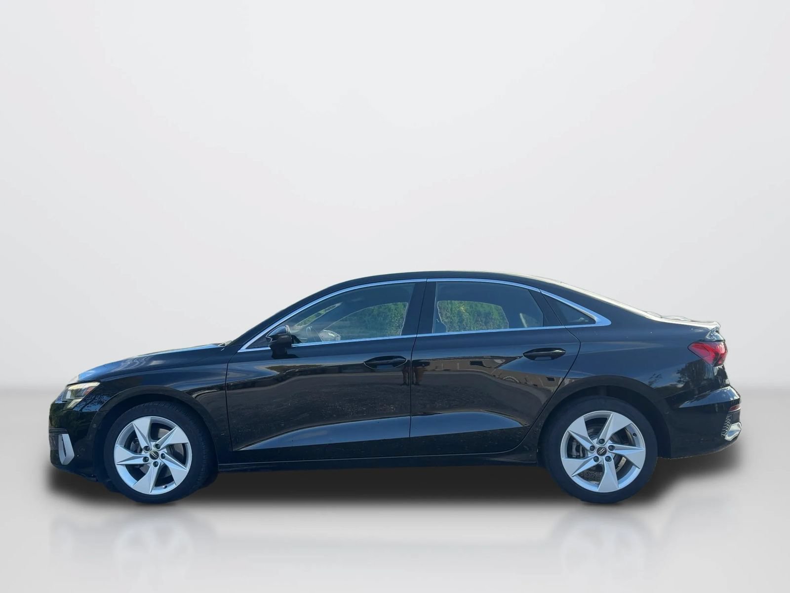 Used 2023 Audi A3 2.0T Premium FWD image 5