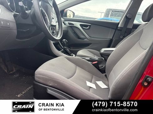 Used 2015 Hyundai Elantra SE FWD image 9