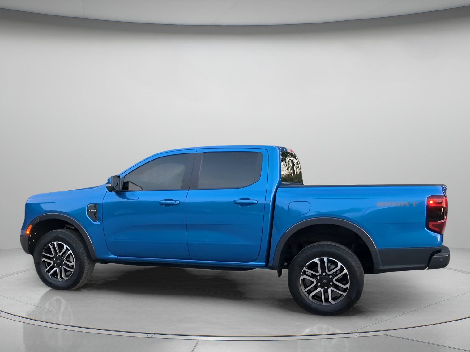 Certified 2024 Ford Ranger Lariat w/ Trailer Tow Package RWD image 15