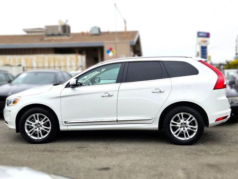 Used 2016 Volvo XC60 T5 Premier FWD image 4