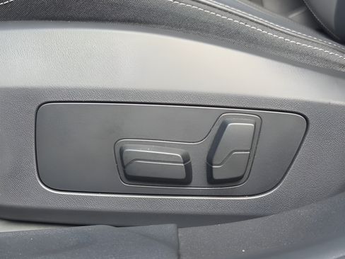 Used 2025 BMW 228i xDrive AWD/4WD image 16