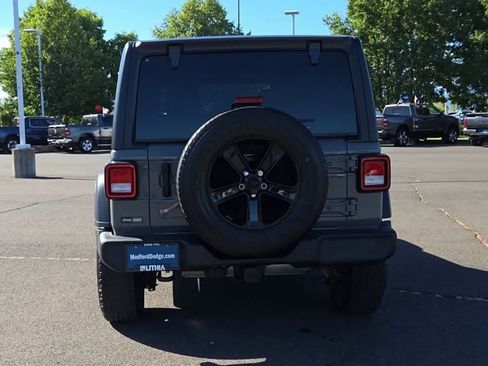 Used 2022 Jeep Wrangler Unlimited Sport AWD/4WD image 7
