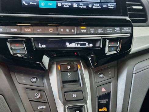 Used 2025 Honda Odyssey Sport-L image 22