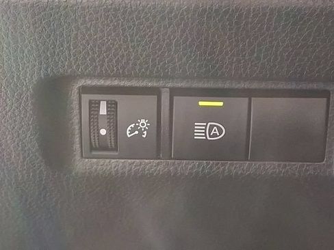 Used 2024 Toyota RAV4 XLE FWD image 23