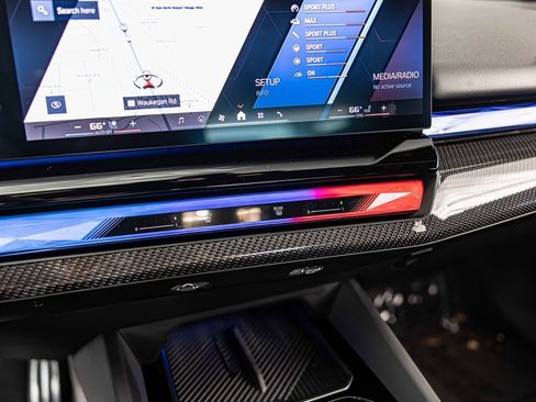 Used 2025 BMW M5 w/ Carbon Package image 28