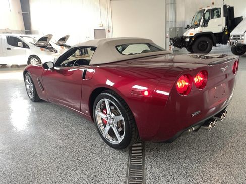 Used 2007 Chevrolet Corvette Convertible w/ Preferred Equipment Group RWD image 21