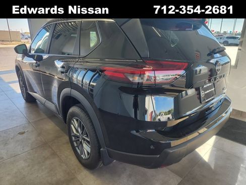 Used 2025 Nissan Rogue S image 7