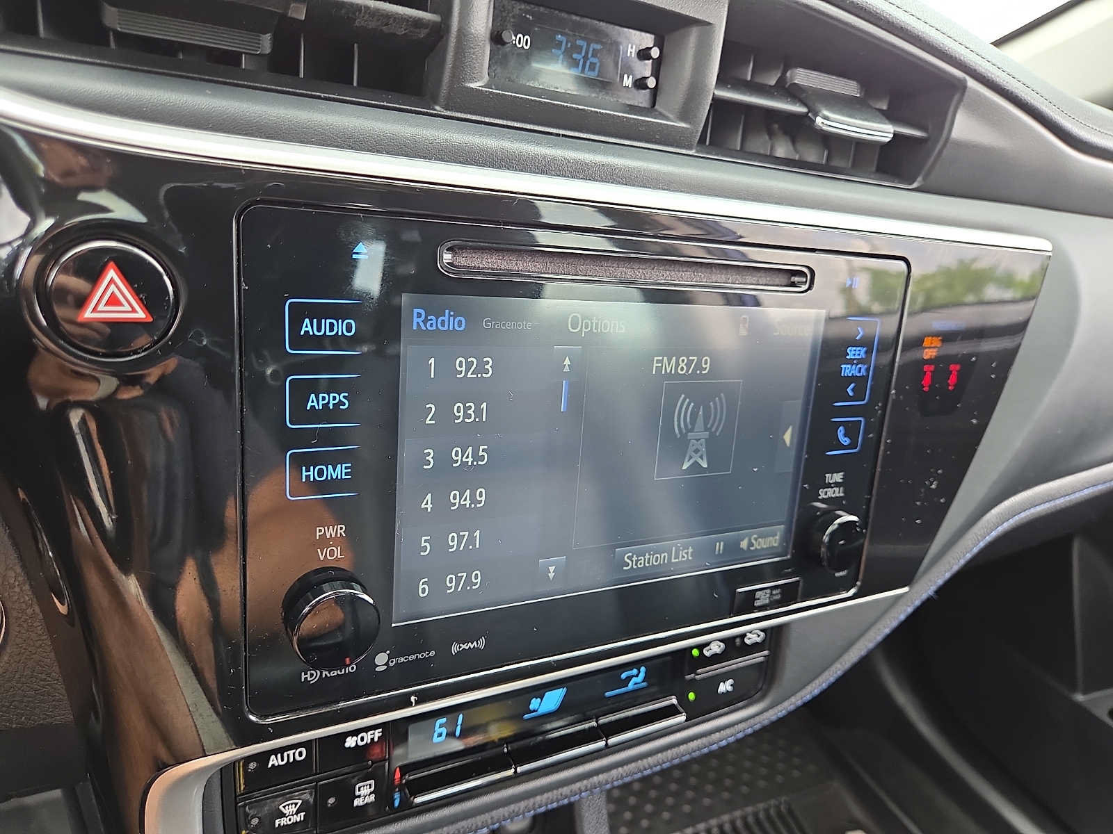 Used 2018 Toyota Corolla XSE FWD image 18