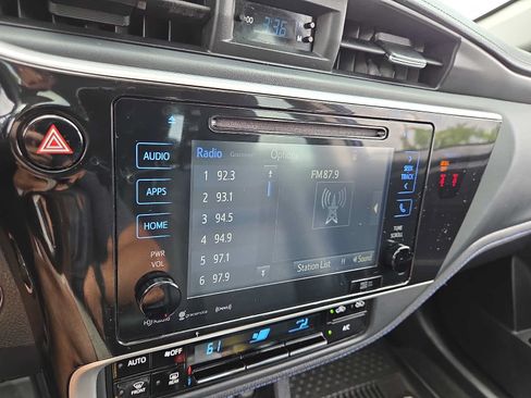 Used 2018 Toyota Corolla XSE FWD image 18