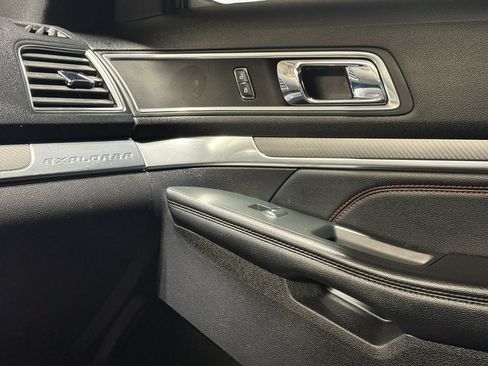 Used 2019 Ford Explorer Sport w/ Equipment Group 401A AWD/4WD image 19