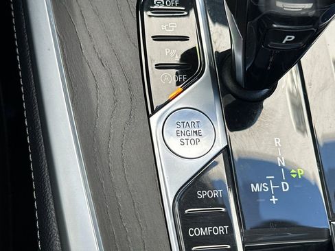 Used 2020 BMW X7 xDrive40i w/ M Sport Package AWD/4WD image 27