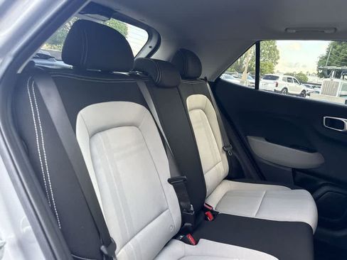 Used 2024 Hyundai Venue SEL FWD image 26