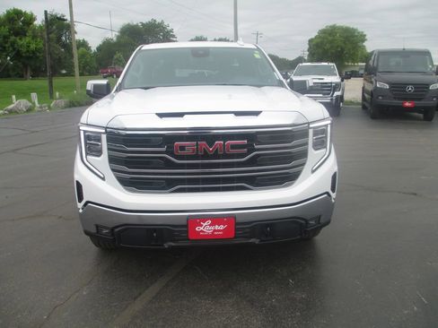 Used 2023 GMC Sierra 1500 SLT w/ SLT Premium Package AWD/4WD image 14