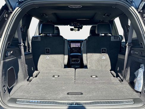 New 2025 Jeep Grand Cherokee L Overland w/ Advanced Protech Group III AWD/4WD image 12