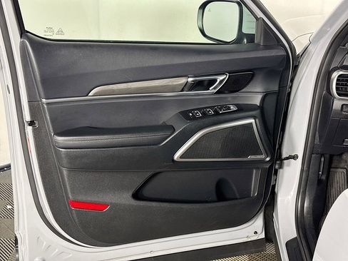 Used 2025 Kia Telluride AWD image 10