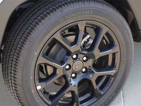 New 2026 Jeep Compass Latitude image 11