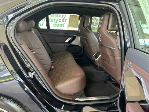 Used 2026 BMW 740i xDrive AWD/4WD image 30