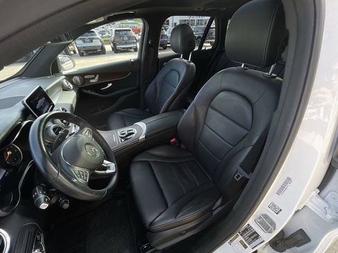 Used 2019 Mercedes-Benz GLC 300 4MATIC image 19