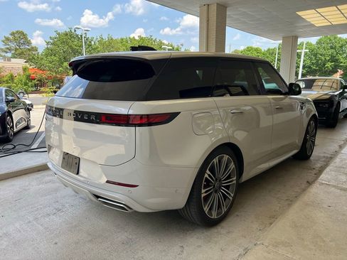 Used 2025 Land Rover Range Rover Sport Dynamic SE AWD/4WD image 6