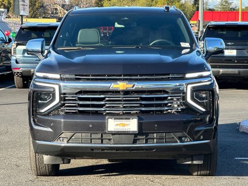 Used 2025 Chevrolet Suburban Premier image 10