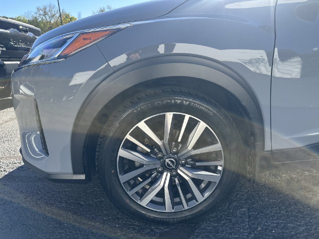 Used 2024 Nissan Kicks SV w/ Interior Electronics Package FWD image 27