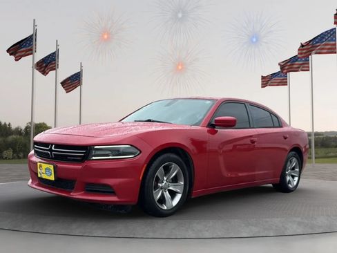 Used 2016 Dodge Charger SE w/ Sport Appearance Group RWD image 3