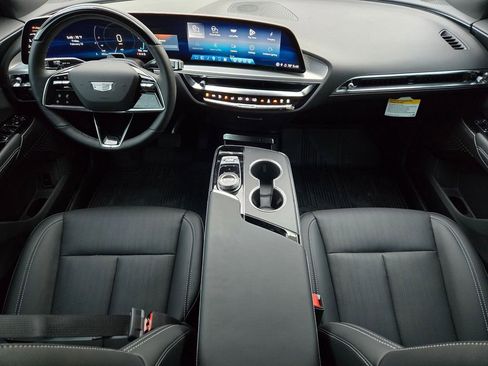 New 2026 Cadillac Lyriq Sport image 13