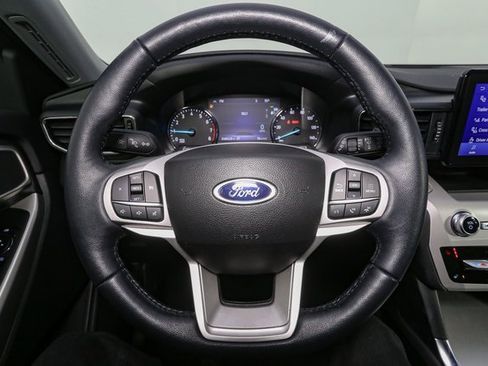 Used 2023 Ford Explorer XLT w/ Equipment Group 202A image 29