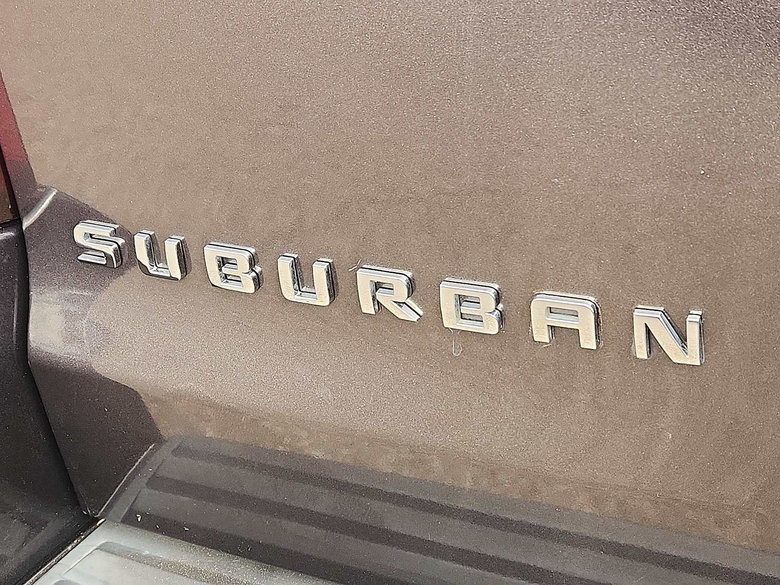 Used 2018 Chevrolet Suburban LT RWD image 10