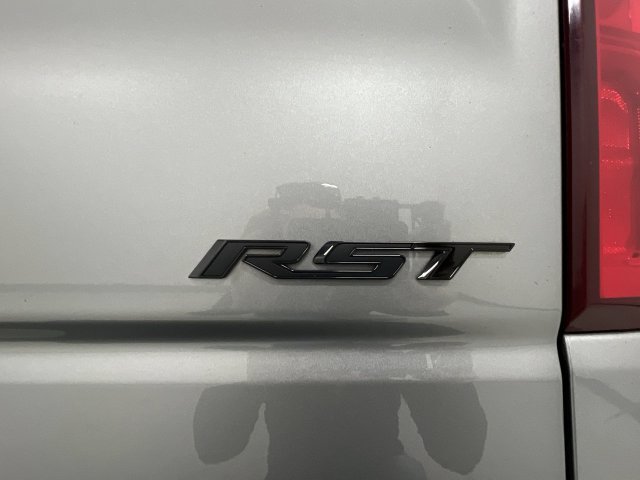 Used 2024 Chevrolet Silverado 1500 RST AWD/4WD image 31