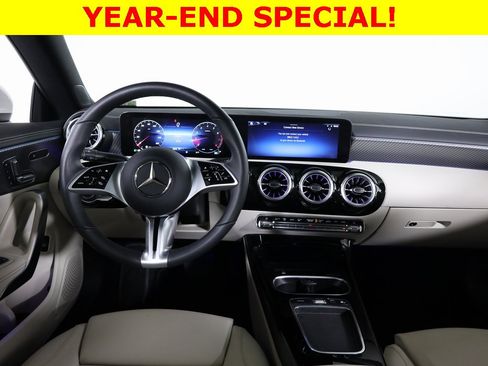 Used 2025 Mercedes-Benz CLA 250 4MATIC image 36