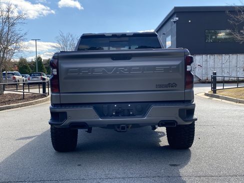 Used 2020 Chevrolet Silverado 1500 High Country w/ Technology Package image 16