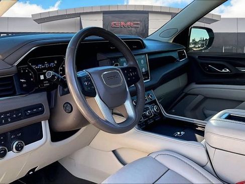 Used 2021 GMC Yukon XL Denali image 13