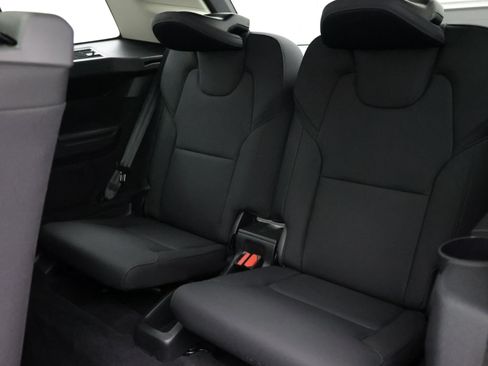 Used 2025 Volvo XC90 B5 Core AWD/4WD image 36