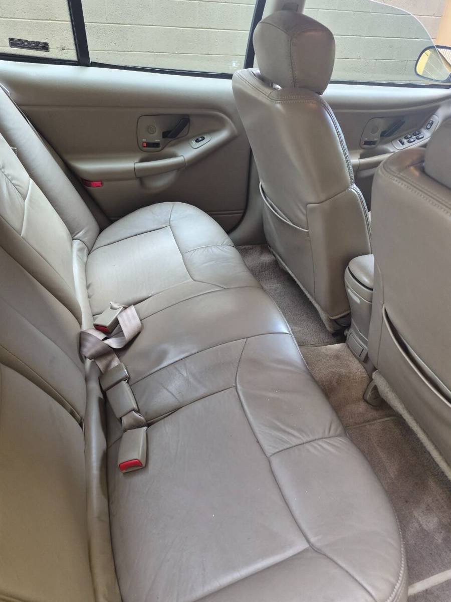 Used 1996 Buick Skylark Custom FWD image 6