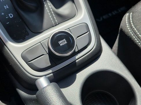 New 2025 Hyundai Venue SEL image 31