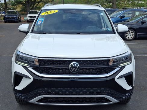 Used 2023 Volkswagen Taos SE AWD/4WD image 2