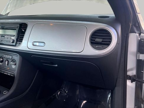 Used 2012 Volkswagen Beetle 2.5 FWD image 17