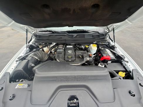 Used 2024 RAM 5500 Tradesman w/ Chrome Appearance Group AWD/4WD image 26
