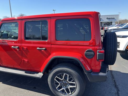 New 2026 Jeep Wrangler Sahara AWD/4WD image 10