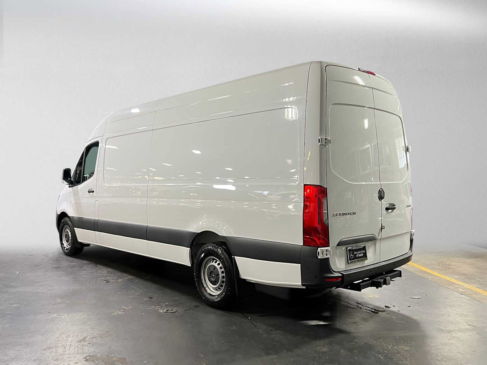 Used 2023 Mercedes-Benz Sprinter 2500 image 5