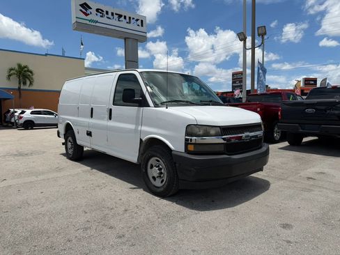 Used 2017 Chevrolet Express 2500 RWD image 3