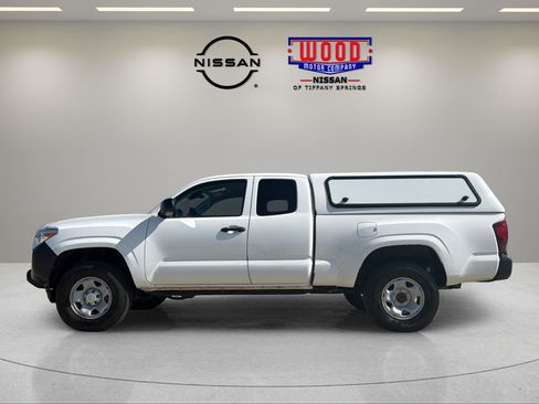 Used 2022 Toyota Tacoma SR RWD image 5