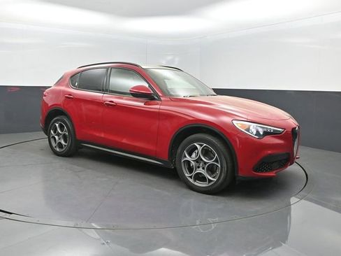 Used 2023 Alfa Romeo Stelvio Sprint image 35
