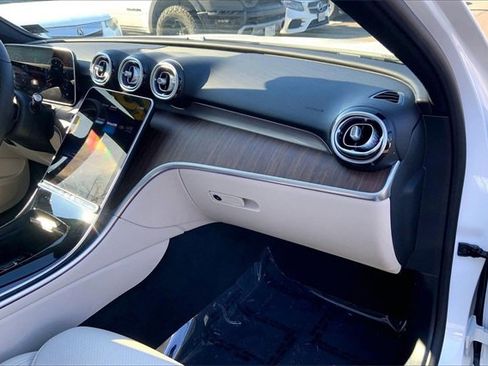 Used 2025 Mercedes-Benz C 300 4MATIC Sedan image 15