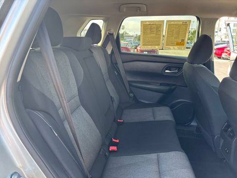 Used 2025 Nissan Rogue SV FWD image 28