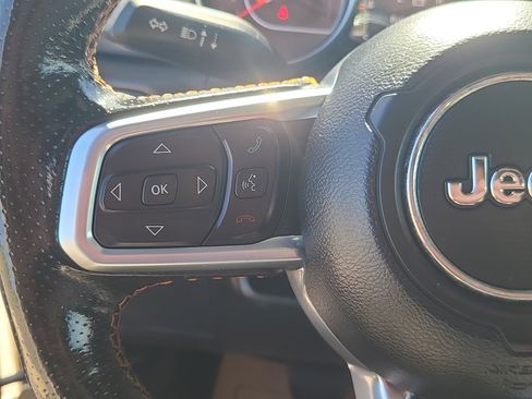Used 2020 Jeep Gladiator Mojave AWD/4WD image 29