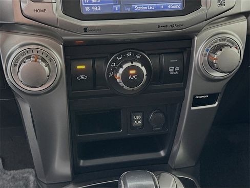 Used 2019 Toyota 4Runner SR5 Premium image 18