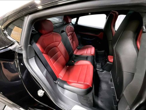 Used 2020 Porsche Taycan Turbo image 32